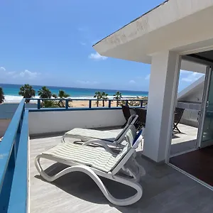  Apartment Leme Bedje Sea View - By Bobbywashere