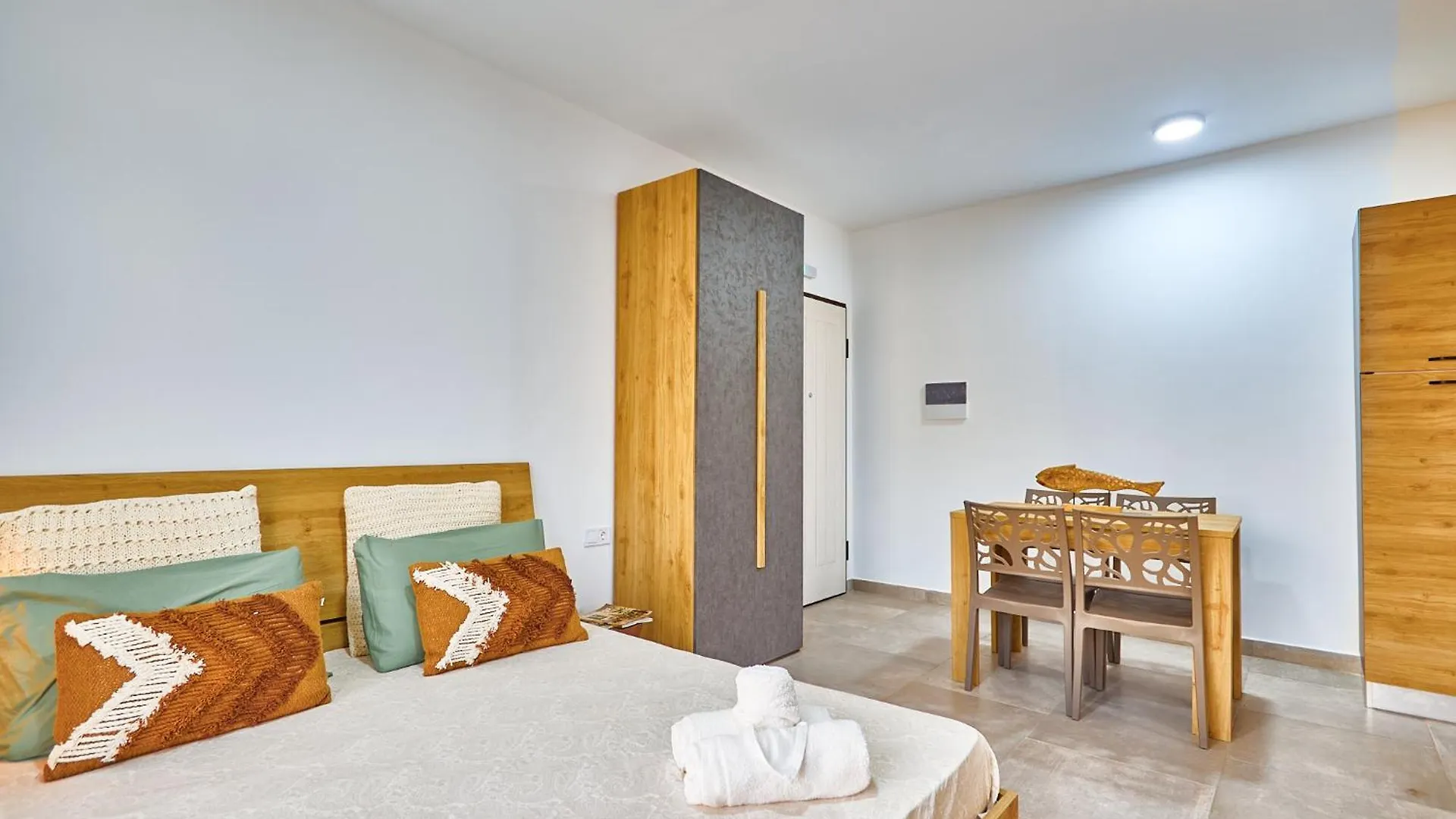 Jo Sal Studio Beach Front Santa Maria Holiday home